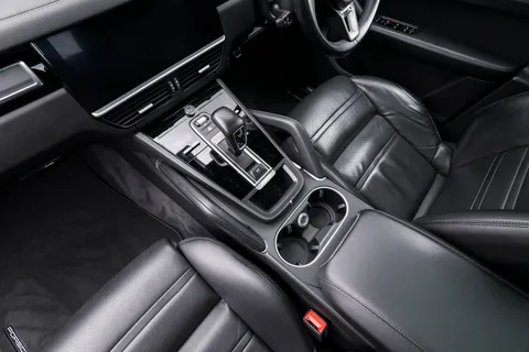 YT68VKH Porsche Cayenne Turbo 5dr Tiptronic S Thumbnail #63