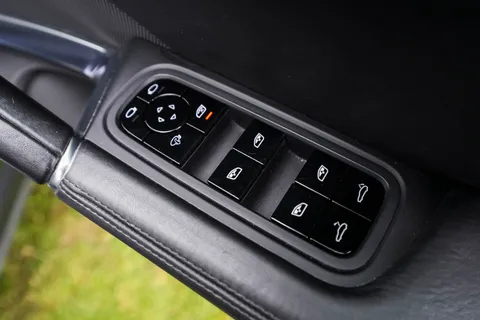 YT68VKH Porsche Cayenne Turbo 5dr Tiptronic S Thumbnail #64