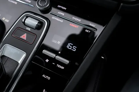 YT68VKH Porsche Cayenne Turbo 5dr Tiptronic S Thumbnail #78