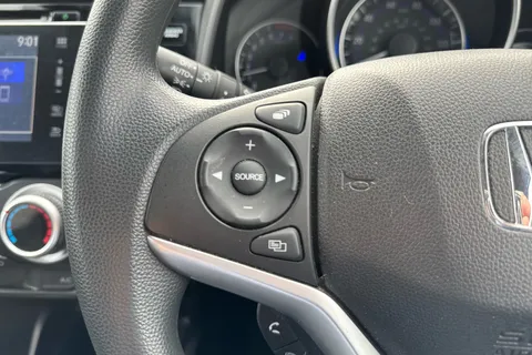 19 of 36 for Honda Jazz 1.3 i-VTEC SE Navi 5dr