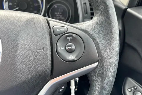 20 of 36 for Honda Jazz 1.3 i-VTEC SE Navi 5dr