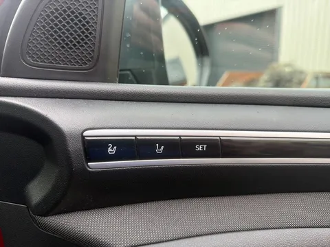 DX71XTG Hyundai Tucson 1.6 TGDi Hybrid 230 Ultimate 5dr 2WD Auto Thumbnail #20