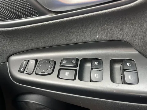 GF72AEK Hyundai Kona 1.6 GDi Hybrid Ultimate 5dr DCT Thumbnail #19