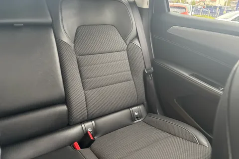 BJ22YFX Renault ARKANA 1.3 TCe Mild Hybrid 140 S Edition 5dr EDC Thumbnail #10