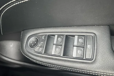 BJ22YFX Renault ARKANA 1.3 TCe Mild Hybrid 140 S Edition 5dr EDC Thumbnail #18