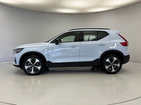 DY74BFJ Volvo XC40 2.0 B3P Plus Dark 5dr Auto Thumbnail #2