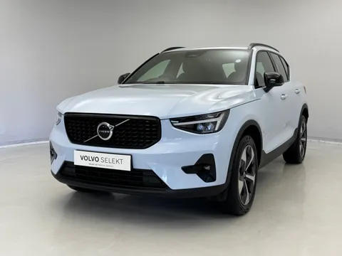 DY74BFJ Volvo XC40 2.0 B3P Plus Dark 5dr Auto Thumbnail #3