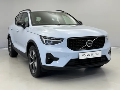 DY74BFJ Volvo XC40 2.0 B3P Plus Dark 5dr Auto Thumbnail #1