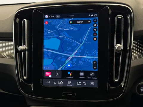 DY74BFJ Volvo XC40 2.0 B3P Plus Dark 5dr Auto Thumbnail #25
