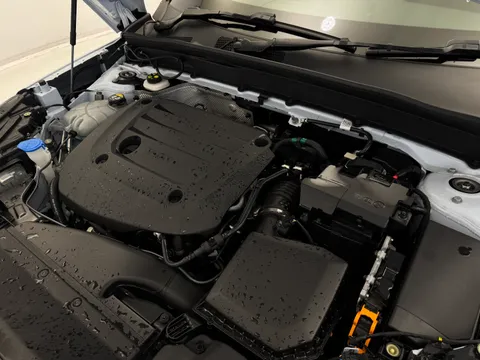 DY74BFJ Volvo XC40 2.0 B3P Plus Dark 5dr Auto Thumbnail #31
