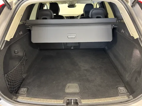 CJ23WZR Volvo XC60 2.0 B4D Plus Dark 5dr AWD Geartronic Thumbnail #13