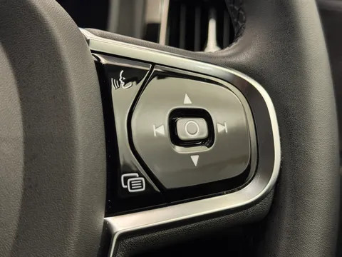 CJ23WZR Volvo XC60 2.0 B4D Plus Dark 5dr AWD Geartronic Thumbnail #26