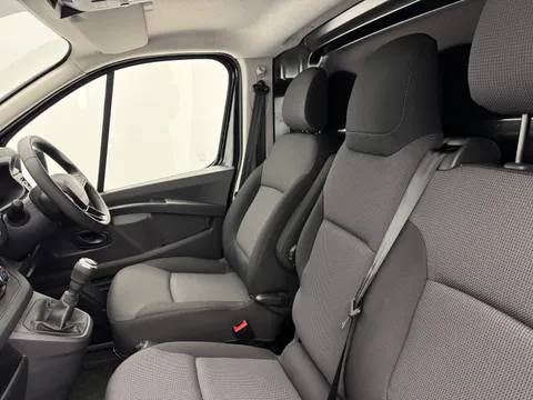 HK75ATZ Renault Trafic LL30 Blue dCi 130 Advance [Safety] Van Thumbnail #12