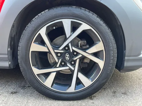 MJ22LOA Hyundai Kona 1.0 TGDi 48V MHEV Premium 5dr Thumbnail #6