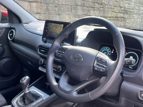 MJ22LOA Hyundai Kona 1.0 TGDi 48V MHEV Premium 5dr Thumbnail #12