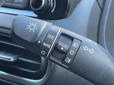 MJ22LOA Hyundai Kona 1.0 TGDi 48V MHEV Premium 5dr Thumbnail #23