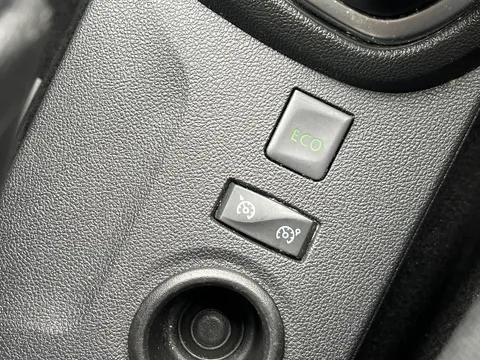 29 of 31 for Renault Captur 0.9 TCE 90 Iconic 5dr