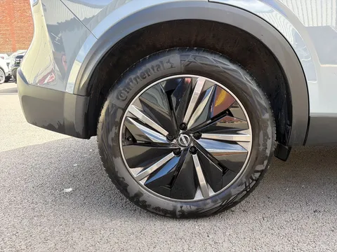 OX25DTF Nissan Qashqai 1.3 DiG-T MH 158 Tekna 5dr Xtronic Thumbnail #9