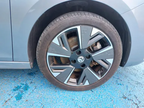 ML22ZSF Vauxhall Corsa 100kW Elite Nav Premium 50kWh 5dr Auto [7.4kWCh] Thumbnail #11