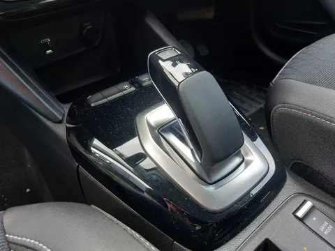 ML22ZSF Vauxhall Corsa 100kW Elite Nav Premium 50kWh 5dr Auto [7.4kWCh] Thumbnail #17