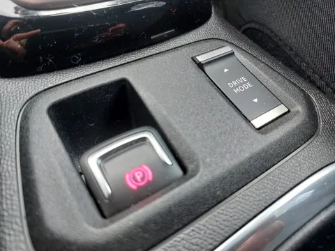 ML22ZSF Vauxhall Corsa 100kW Elite Nav Premium 50kWh 5dr Auto [7.4kWCh] Thumbnail #19