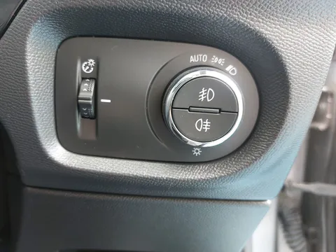 ML22ZSF Vauxhall Corsa 100kW Elite Nav Premium 50kWh 5dr Auto [7.4kWCh] Thumbnail #20