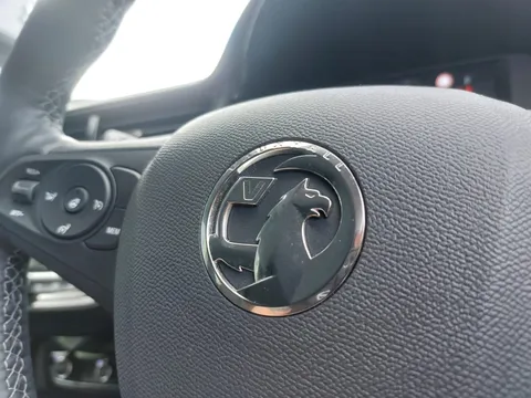 ML22ZSF Vauxhall Corsa 100kW Elite Nav Premium 50kWh 5dr Auto [7.4kWCh] Thumbnail #21