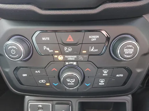 MJ71CEU Jeep Renegade 1.0 T3 GSE Limited 5dr Thumbnail #26