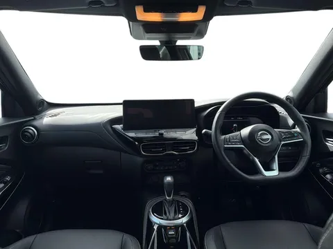 OW74YGR Nissan Juke 1.6 Hybrid Tekna 5dr Auto Thumbnail #12