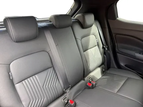 OW74YNB Nissan Juke 1.6 Hybrid Tekna 5dr Auto Thumbnail #16