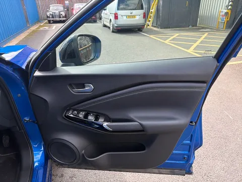 OW74YNB Nissan Juke 1.6 Hybrid Tekna 5dr Auto Thumbnail #18