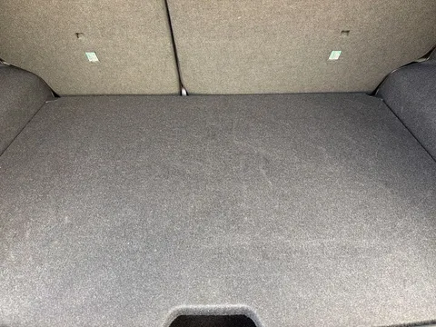 OW74YGR Nissan Juke 1.6 Hybrid Tekna 5dr Auto Thumbnail #19