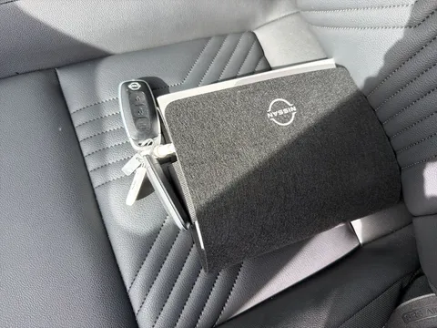 OW74YGR Nissan Juke 1.6 Hybrid Tekna 5dr Auto Thumbnail #21