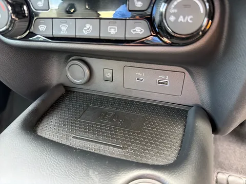 OW74YGR Nissan Juke 1.6 Hybrid Tekna 5dr Auto Thumbnail #26