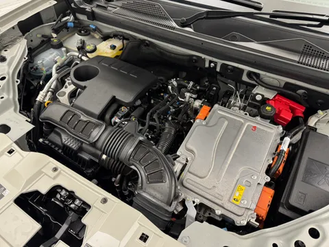 DL75UOH Dacia Duster 1.6 Hybrid 140 Journey 5dr Auto Thumbnail #11