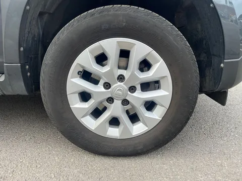 14 of 33 for Dacia Duster 1.0 TCe 90 Comfort 5dr