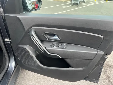 23 of 33 for Dacia Duster 1.0 TCe 90 Comfort 5dr