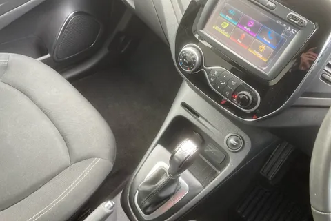 BF68YMM Renault Captur 1.5 dCi 90 Iconic 5dr EDC Thumbnail #13