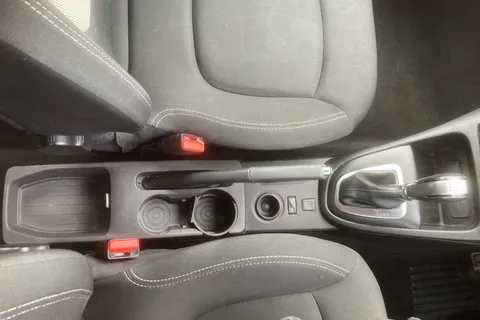 BF68YMM Renault Captur 1.5 dCi 90 Iconic 5dr EDC Thumbnail #16