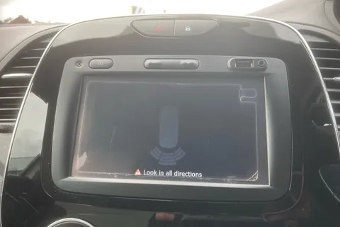 BF68YMM Renault Captur 1.5 dCi 90 Iconic 5dr EDC Thumbnail #18