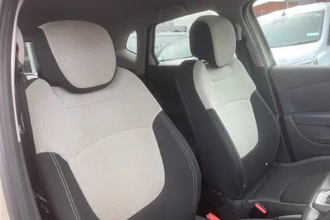 BF68YMM Renault Captur 1.5 dCi 90 Iconic 5dr EDC Thumbnail #22