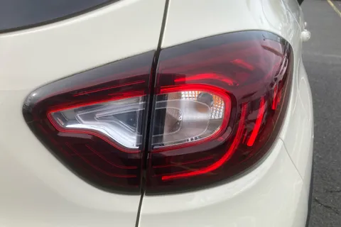BF68YMM Renault Captur 1.5 dCi 90 Iconic 5dr EDC Thumbnail #29