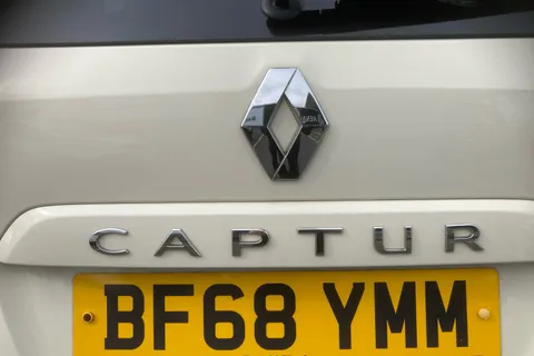BF68YMM Renault Captur 1.5 dCi 90 Iconic 5dr EDC Thumbnail #30