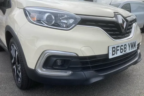 BF68YMM Renault Captur 1.5 dCi 90 Iconic 5dr EDC Thumbnail #34
