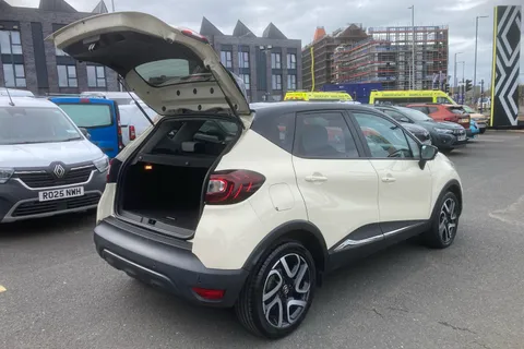 BF68YMM Renault Captur 1.5 dCi 90 Iconic 5dr EDC Thumbnail #40