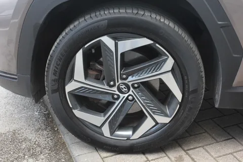 DE23USP Hyundai Tucson 1.6 TGDi Hybrid 230 Premium 5dr 2WD Auto Thumbnail #11
