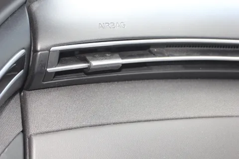 DE23USP Hyundai Tucson 1.6 TGDi Hybrid 230 Premium 5dr 2WD Auto Thumbnail #14