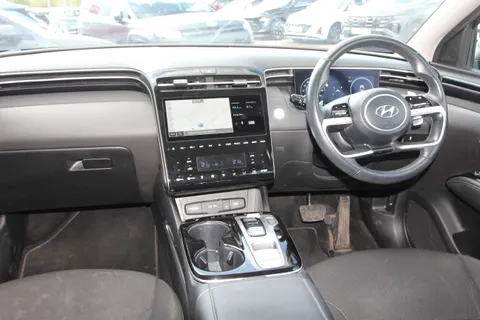 DE23USP Hyundai Tucson 1.6 TGDi Hybrid 230 Premium 5dr 2WD Auto Thumbnail #16