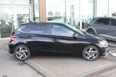 EA25XWV Hyundai i20 1.0T GDi Premium 5dr DCT Thumbnail #3