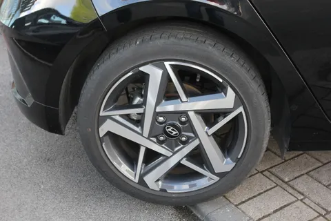 EA25XWV Hyundai i20 1.0T GDi Premium 5dr DCT Thumbnail #4